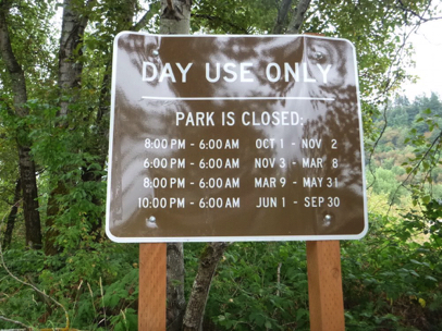 Signage on Park hours